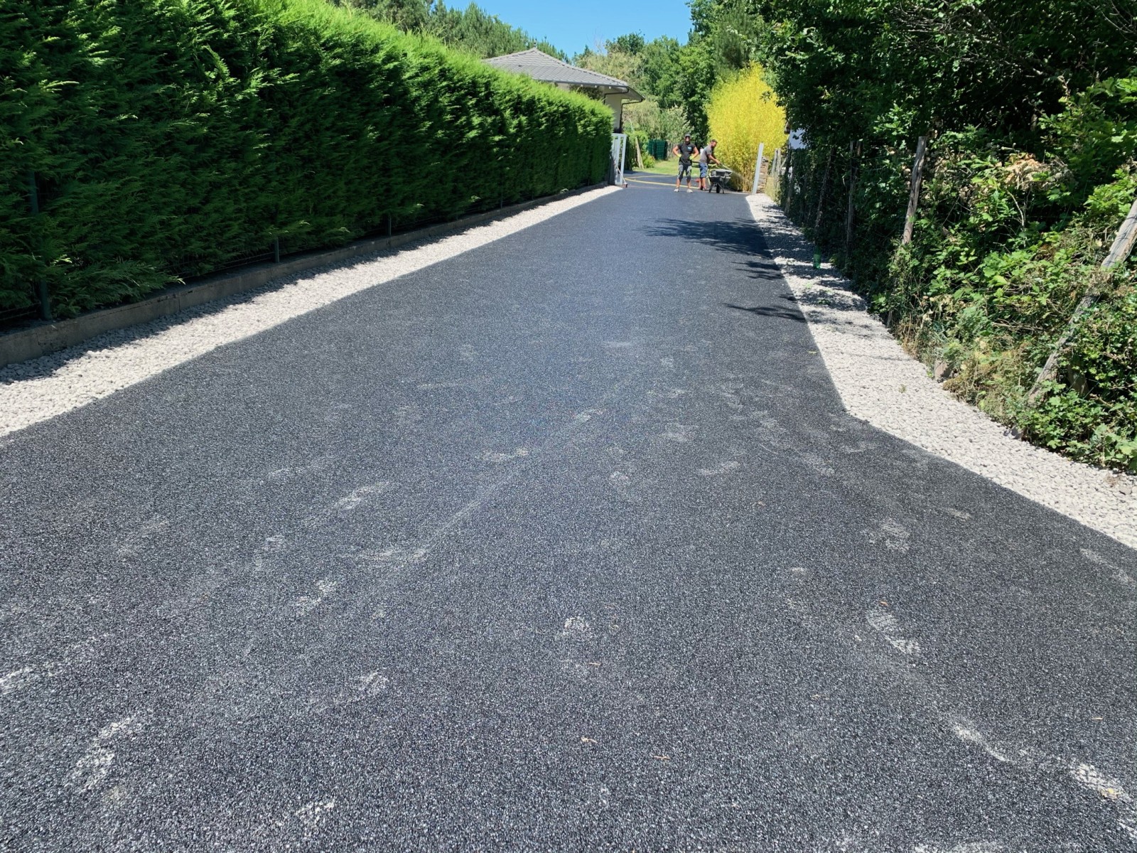 Les avantages d'une allée  ou parking en enrobé