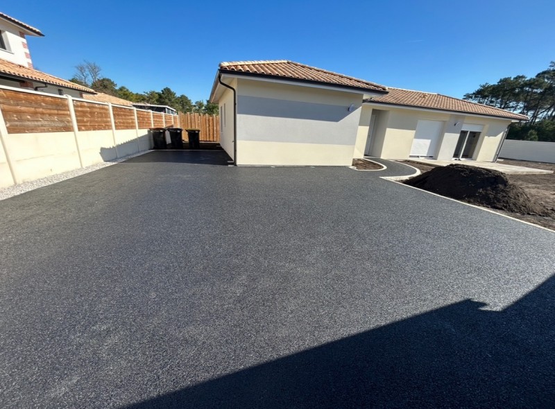 Création d'une belle allée en bordures pavées 12x12 gris à Biganos lizé tp