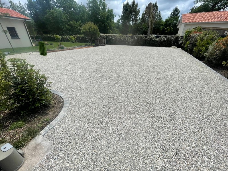 allée gravillon et bordures pavés lize