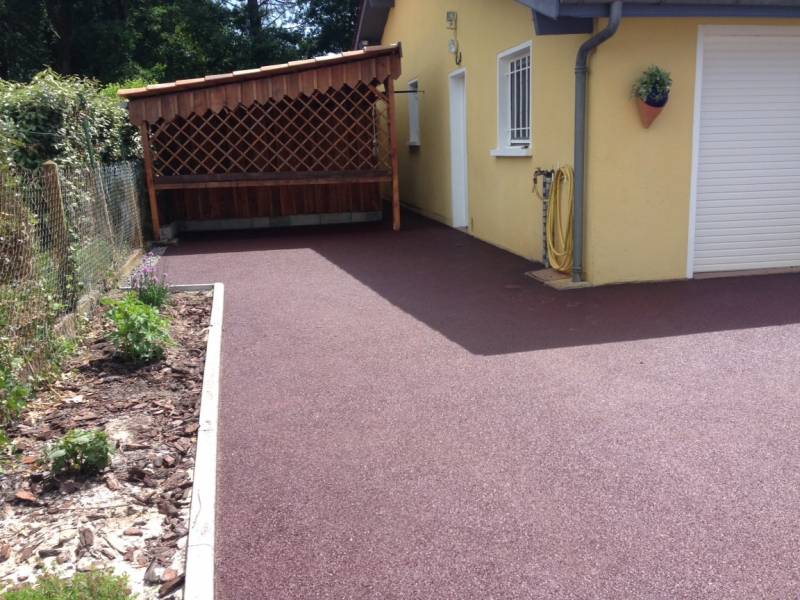 Allée en enrobé rouge à chaud biganos