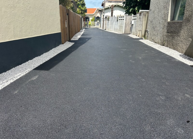 coffrage d’une allée en enrobé avec drainage galets aquitaine Biganos Lizé ltp