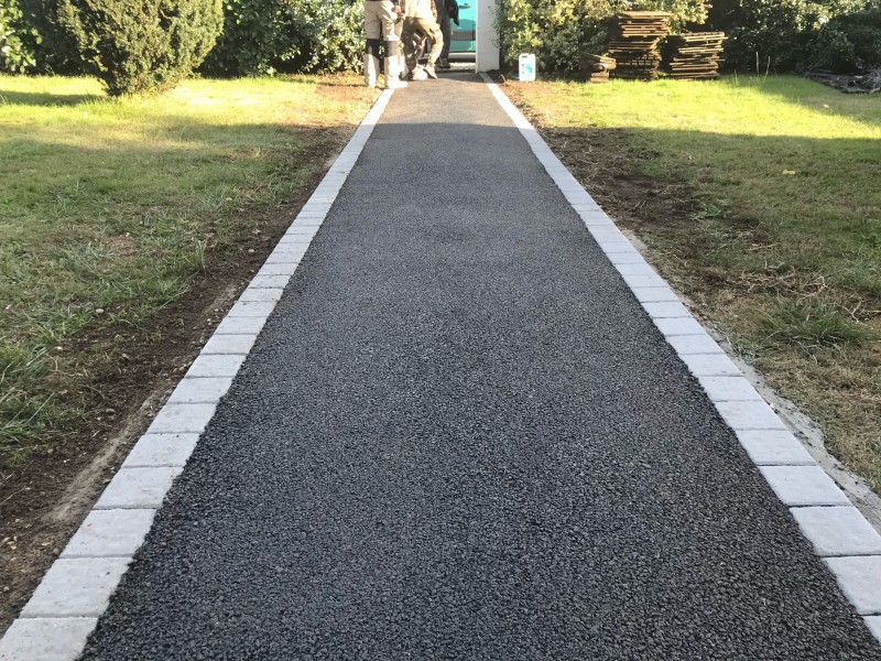 Chemin piéton en enrobé sur le bassin d'arcachon