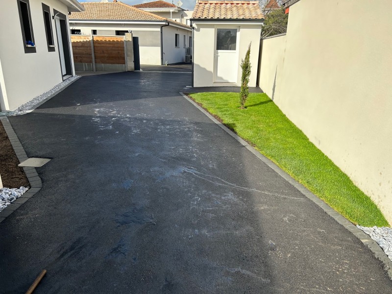 bordure pavés allée en enrobé audenge