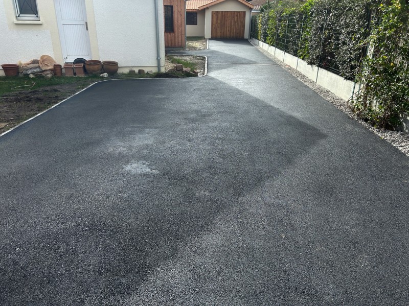 Parking en enrobé noir à chaud ltp lizé Gujan Mestras