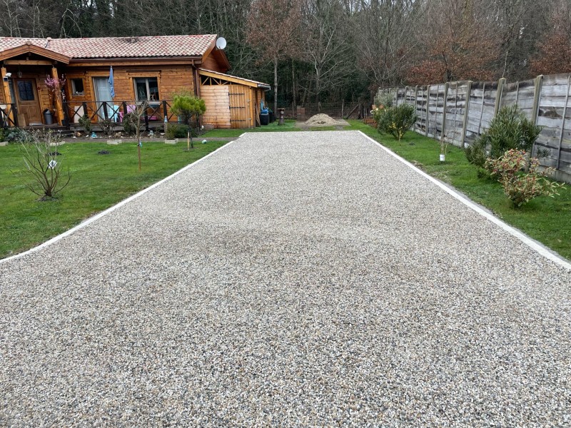 Tour de maison en gravillon