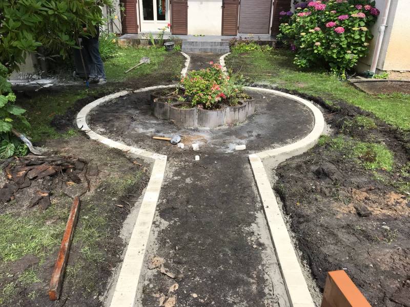 Allée en rénovation sur Gujan Mestras par Yanick LIZE