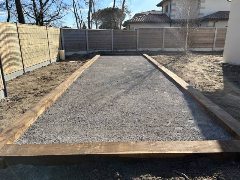 terrain de pétanque en calcaire gris gujan-Mestras