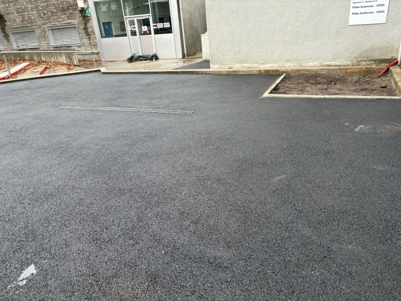 Allée cour enrobé noir Biganos lizé Yanick